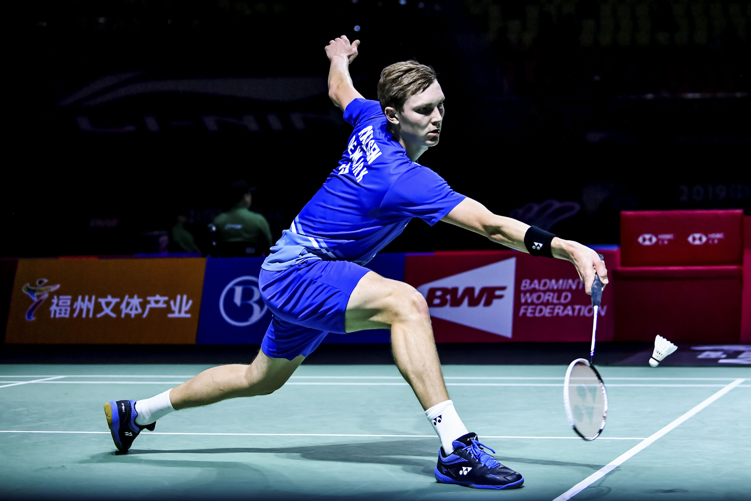 Kento Momota defeats Viktor Axelsen at Fuzhou China Open 2019